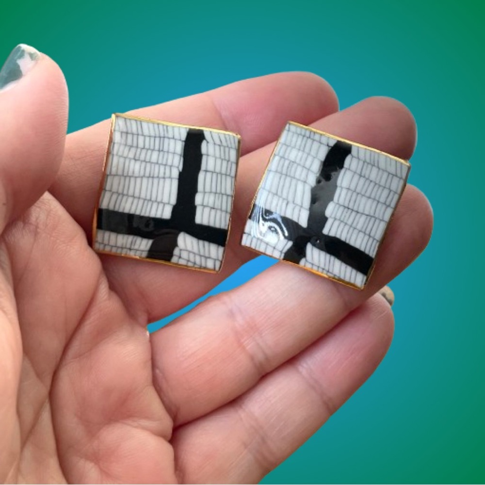 Bold vintage ceramic abstract post earrings black & white Modernist
